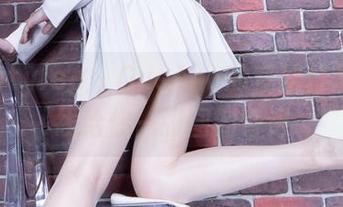 Beautyleg - Queena的空姐日常：在线给你一张图的奇遇