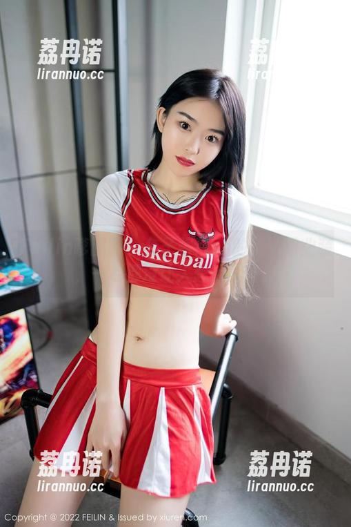 Feilin嗲囡囡 - 鱼子酱fish的精选职业装，一点都没让人想起工位。