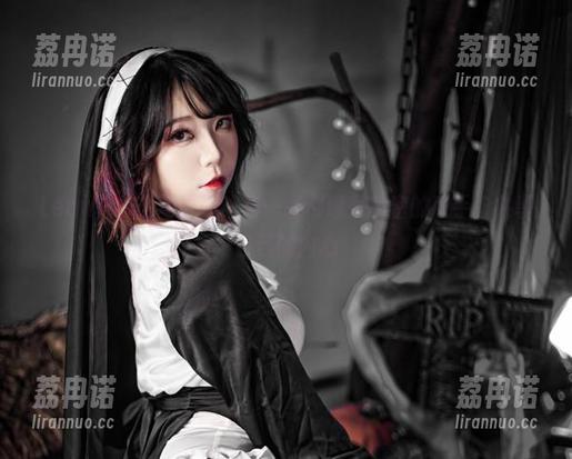 Leah梓未的写真集：每一张都像是私密的助手，共享自己的内心