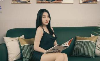 Ligui丽柜 - 苏黎的镜子之旅，玉足的灵动在原图资源里展现无遗，快来私聊讨论！