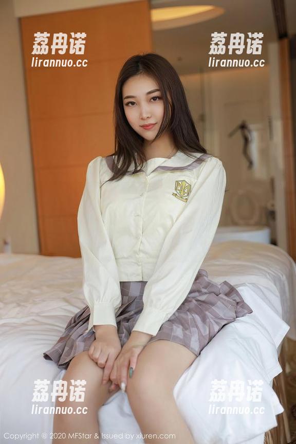 MFStar模范学院 - 图包分享：柳侑绮Sevenbaby在泳池的，不一定是游泳游得好，主要是…呃，注意力去哪了？