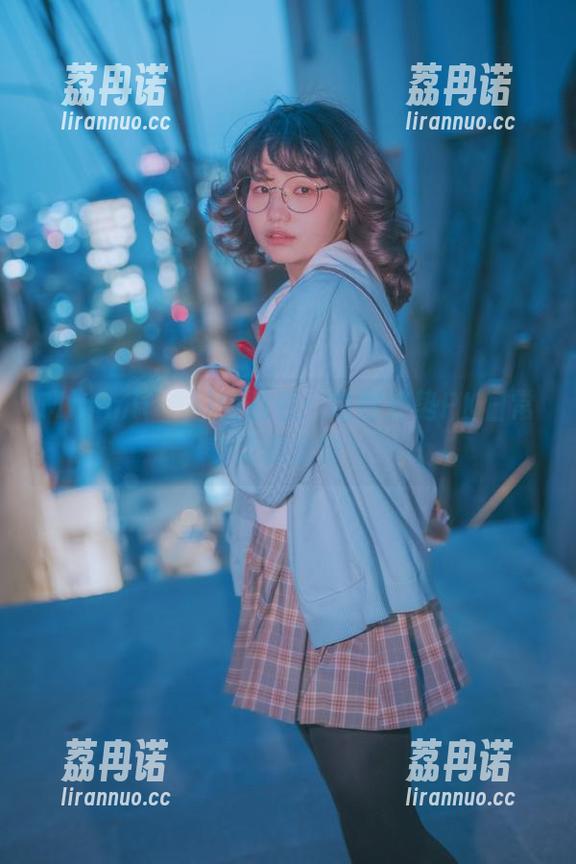 Mimmi(밈미)的图包：瑜伽姿势PK日常灵魂出窍