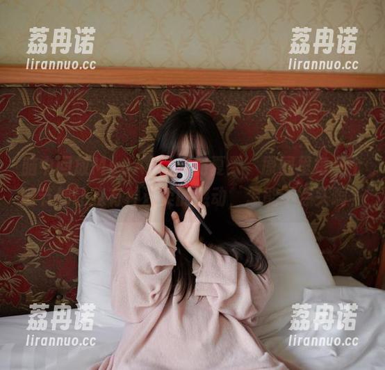 脑中回放MyuA(뮤아)的夏天，原图里每一个细节都让我有种温柔的感动，怎能不点头啊？