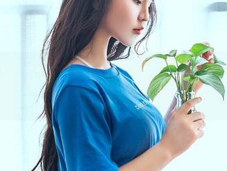 PDL潘多拉 - 桌上的棉袜，旁边的温心怡，分享与作品恰好相成！