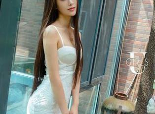 UGirls尤果网 - 张雪馨的浴室棚拍，下载一组秒变元气少女！