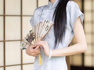 Xiuren秀人网 - 严利娅Yuliya的内衣合集：每件都像在说话，谁最能hold住？