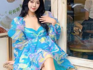 Xiuren秀人网 - 谁能想得到，刘钰儿的户外写真能成为我的新壁纸灵感源。