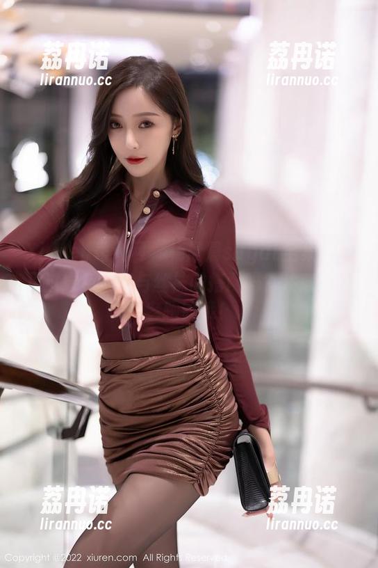 Xiuren秀人网 - 杨晨晨sugar全集：你见过绿色吊裙与丝袜的搭配吗？注意力会老跑偏哦！