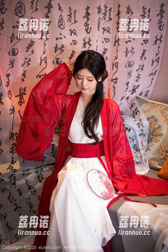 Xiuren秀人网 - 让人“一看就想要”的盼盼已鸠护士写真壁纸