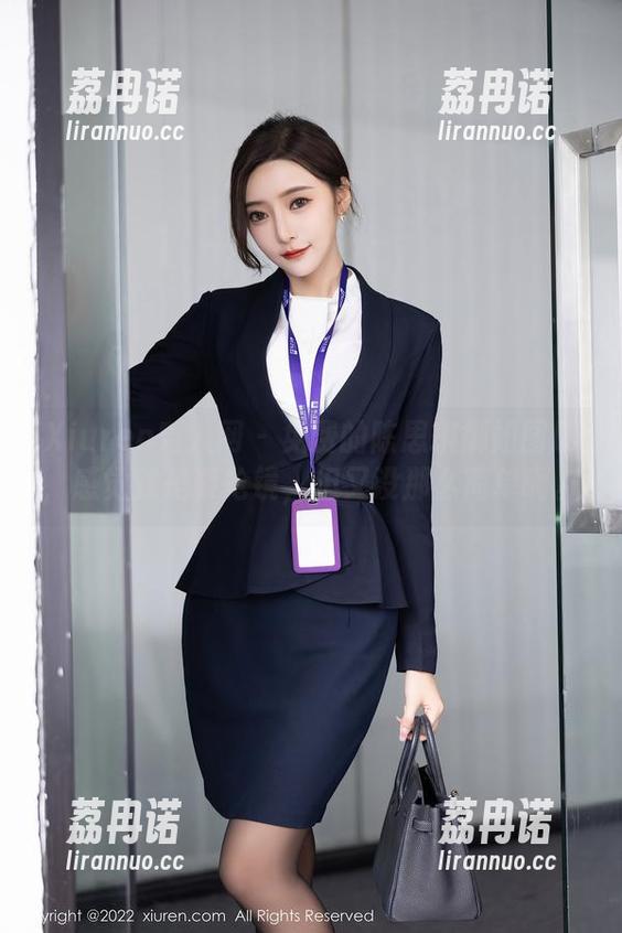 Xiuren秀人网 - 免费的陈思琪御姐图册，感觉就是要抢镜，但又没那么简单啊。