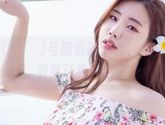 Yebin(전예빈)与眼镜的配合，奇奇怪怪的cos，竟然让我停留了良久。