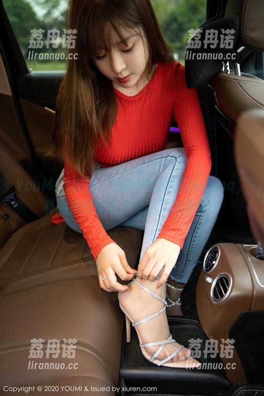 YouMi尤蜜荟 - 美图中的娜露selena，真的是把职业装穿出了新高度？