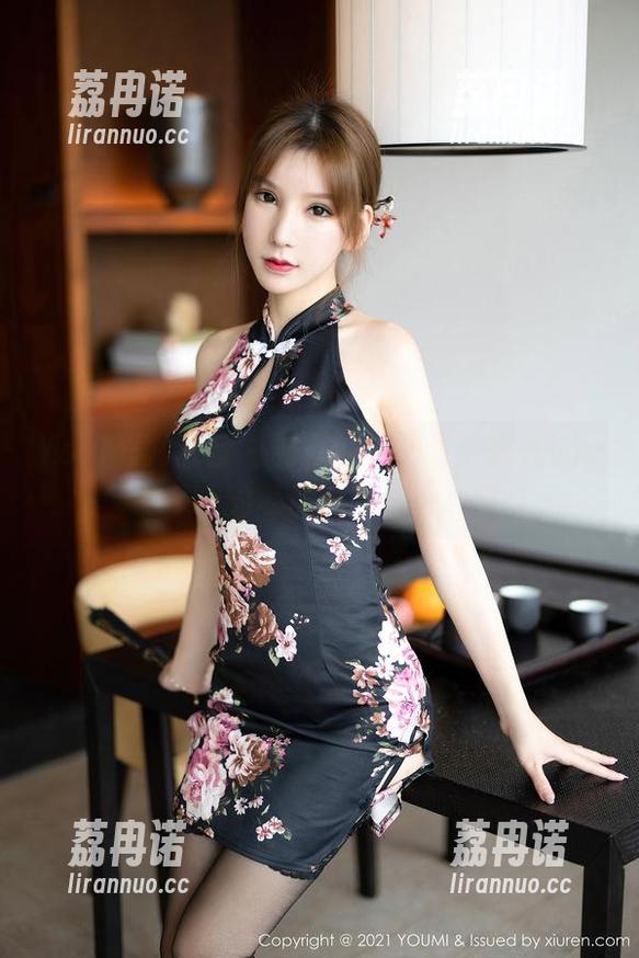 YouMi尤蜜荟 - 制服的另一面：果儿Victoria的私房图片撩人心弦