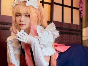 看完ZinieQ的写真全集，鹰岛舰队Collection果然总有让人多想的地方。