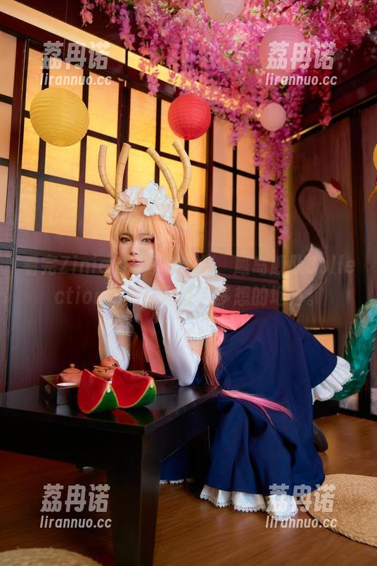 看完ZinieQ的写真全集，鹰岛舰队Collection果然总有让人多想的地方。