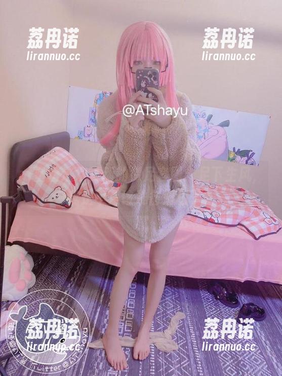 at鲨鱼 at鲨鱼这次更新的裸足套图:足下生风,我是不是该准备滑板了?