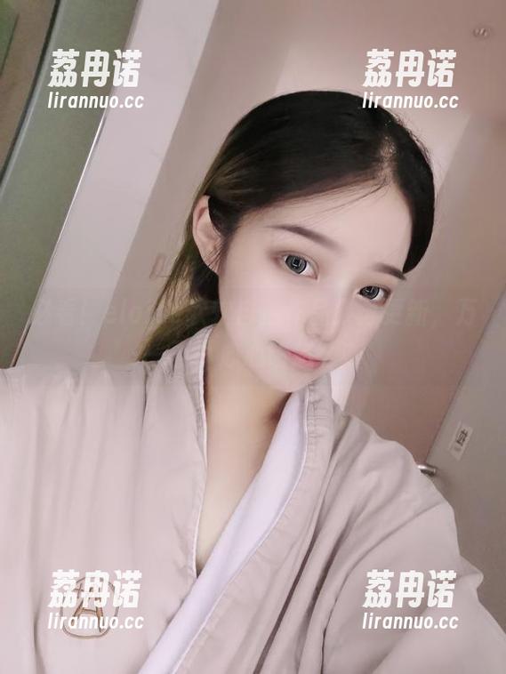 必看！eloise软软自拍作品集再更新，万一不小心心动怎么办