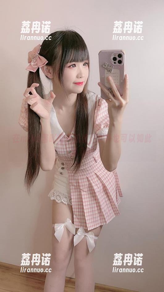 在miko酱吖的私拍里，女仆也可以如此顽皮哟