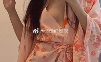 别说我没告诉你，佳佳酱ovo美足的这组图片全是免费的！
