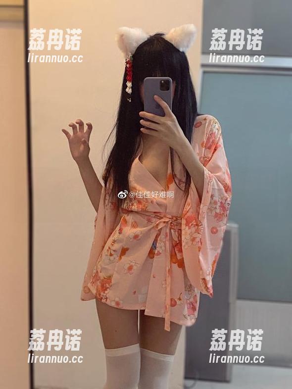 佳佳酱ovo 别说我没告诉你,佳佳酱ovo美足的这组图片全是免费的!