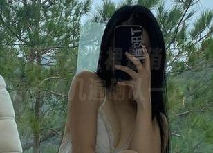 微密圈 - 这露背连衣裙是俏妞t的作品？我要多看几遍确认一下！