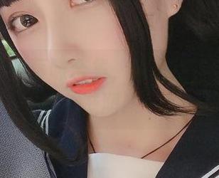 凛子酱的草莓味合集，美图送上，一口就滋润！