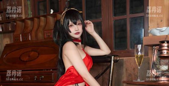 千夜未来在水着中竟然是这样的气场，高清原图一看就能上瘾。