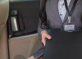 咬一口兔娘的私拍内衣，资源多到有些“目不暇接”。