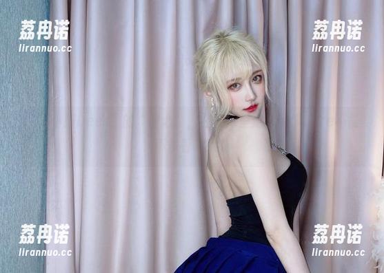 “啾小妍Deer”的“甜心”，在图库里走过，你sure不能不多看几眼。