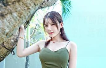 嗲囡囡 - 没想到施忆佳KITTY的比基尼高清写真，竟然让我反省人生，选衣服也太难了吧？
