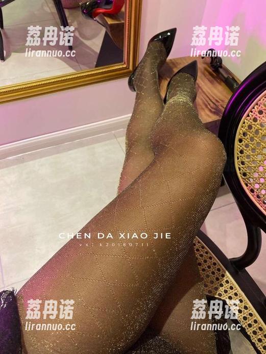 微密圈 - 这连衣裙虽美，但是图包里的宸大小姐才让我停下了脚步。