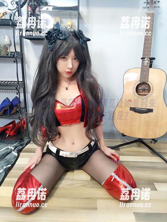 写真里的小女巫露娜：和服是让她看起来优雅，还是说她本来就是？