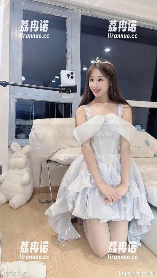 微密圈 - 黑色蕾丝显得小萌子更俏皮，没想到竟然能和美图写真碰出这样的火花！