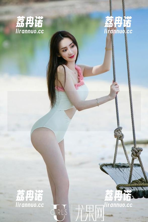 尤果网 - 心儿的双马尾，让我觉得我的发型选择真是太无趣了，全套图片快来通通充电吧！