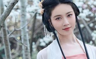 年年Nnian带来的《子然》精选，不过是另一个小圈子的疯狂。