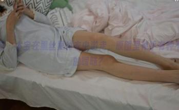 异思趣向 - 小宝在黑丝黑衬衣中游走，原图里似乎有种不可言说的暧昧？