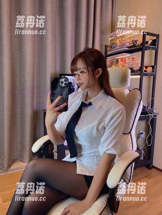 微密圈 - 最新办公室系列，张思允把平淡的工作空间变得这么吸引人，真让人心神摇曳。