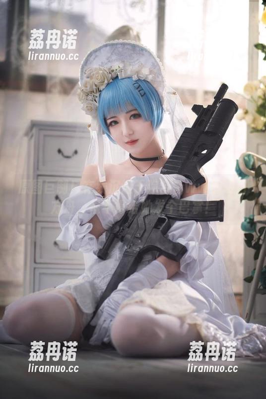 原图巨制！在线沉迷于弥音音ww的明日方舟，恨不得给她发个巴掌！