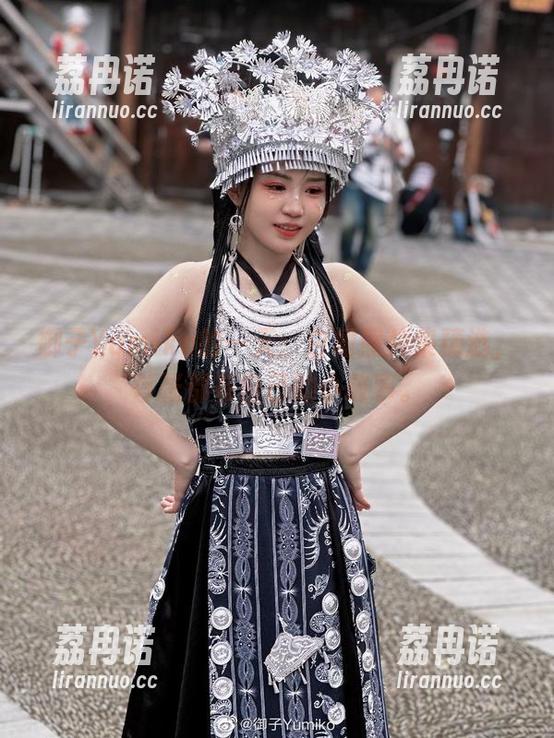 御子Yumiko的一天：白裙照片集精选，每张都有自己的小故事。