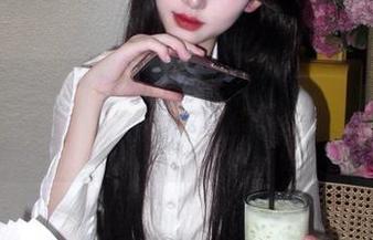 怡子yiii的自拍合集：看得见的努力，看不见的心累