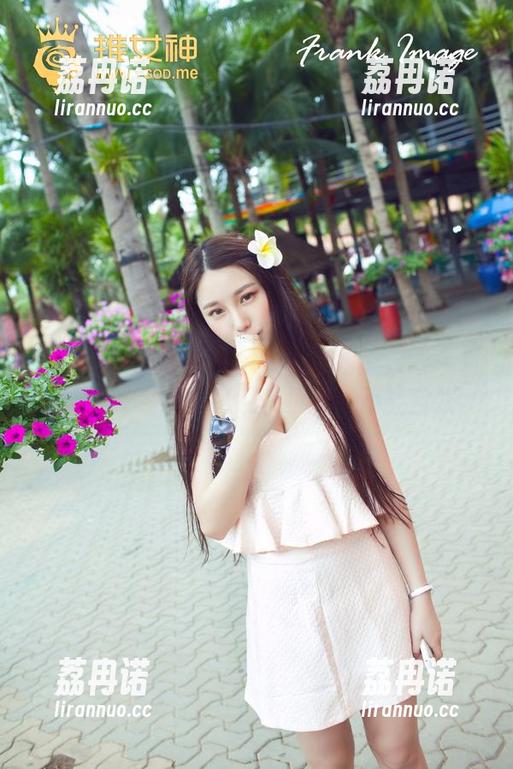 推女神 - 继续关注：这条白裙子，陈嘉嘉Tiffany穿起来真让人沉迷，不能自拔。