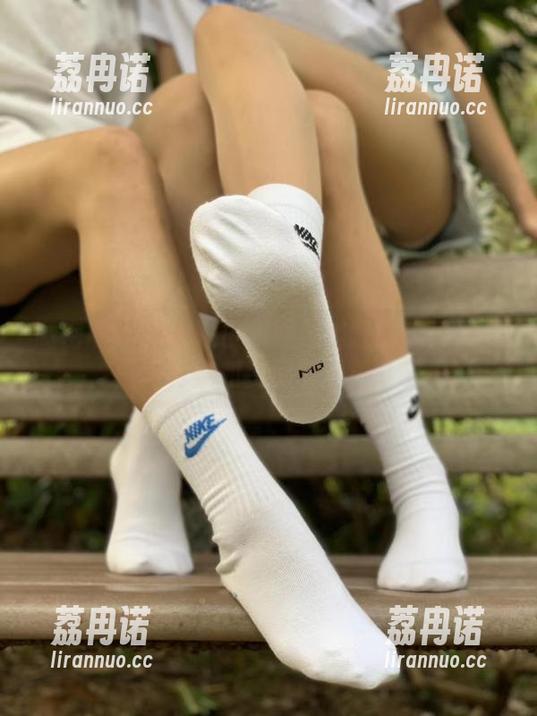 微密圈 - 无敌哒小姨妈与浴缸的洪荒之力：写真集和资源的双重享受