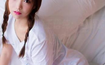 果团网 - 私房里的王语纯：透明装扮，谁在偷瞄呢？