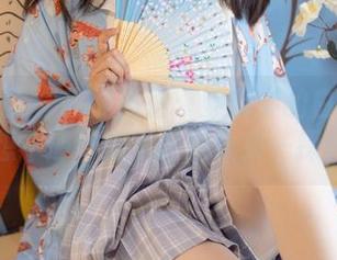 森萝财团 - 高能预警：媛媛穿的白衬衫会让你想不通，高清原图快来一探究竟！