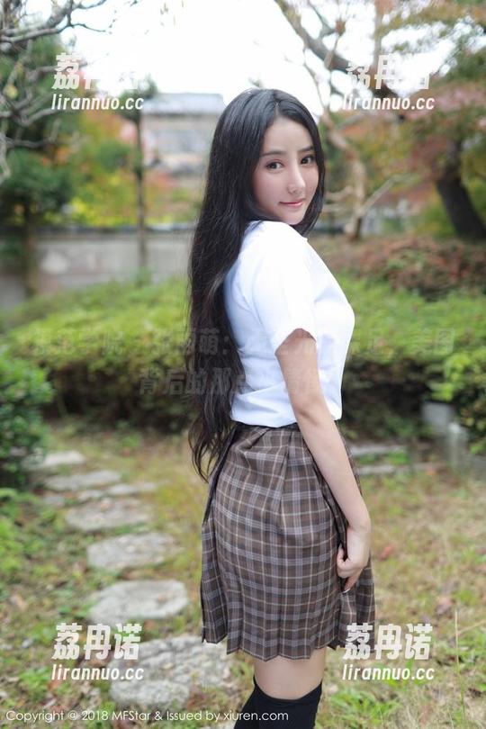 模范学院-张雨萌 模范学院 - 张雨萌:无圣光的裸足,美图背后的那点小情愫。