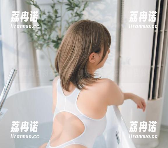 这能叫白衬衫套图？浅安安你是怎么做到的！