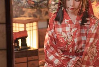 爆机少女喵小吉的“从零开始”套图，明明可以轻轻松松地发点呆。