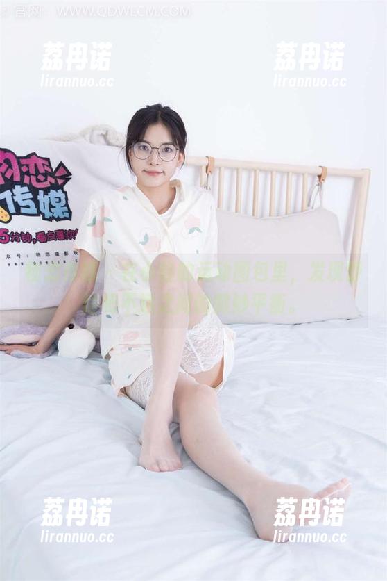 物恋传媒 - 在小谷的运动图包里，发现舒适和不适之间的微妙平衡。