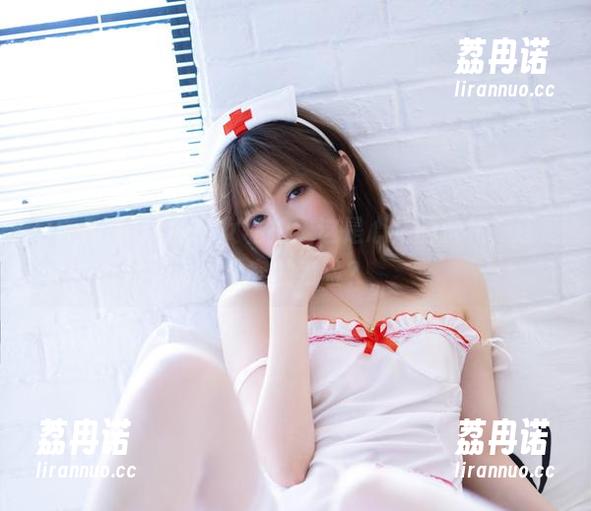 白露Bululu的修女私拍：这是心灵的洗礼，还是妆容的考验？