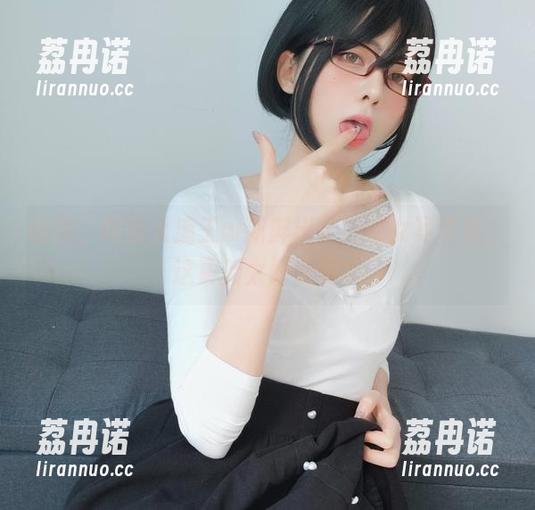 哈哈，眼酱大魔王w新鲜出炉的修女写真集，这更新太好玩了！